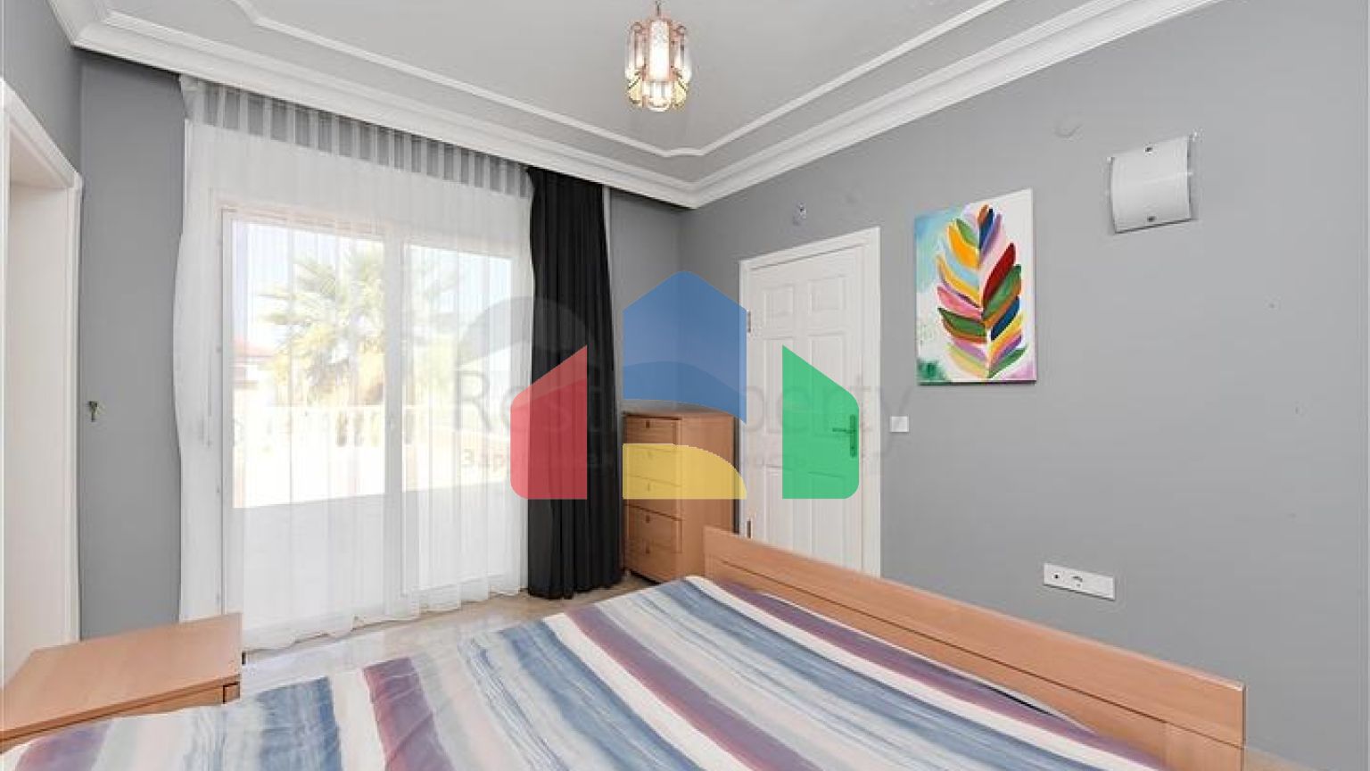 Трёхспальная вилла с элегантным ремонтом