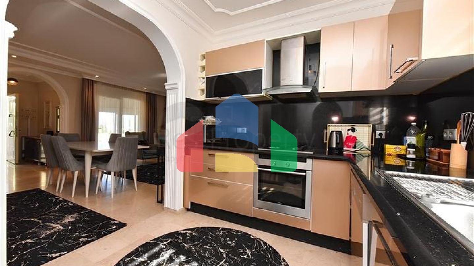 Трёхспальная вилла с элегантным ремонтом