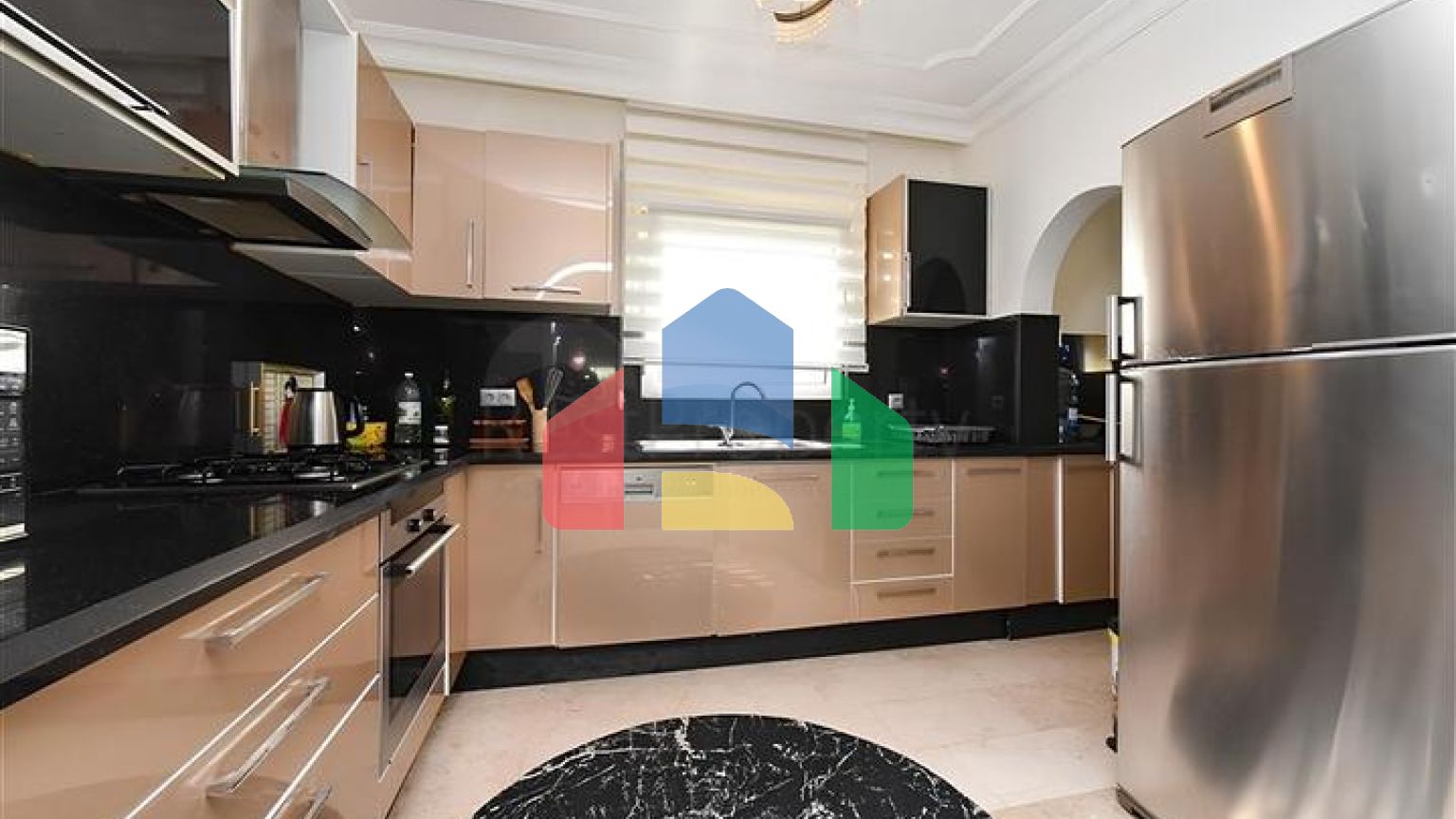 Трёхспальная вилла с элегантным ремонтом