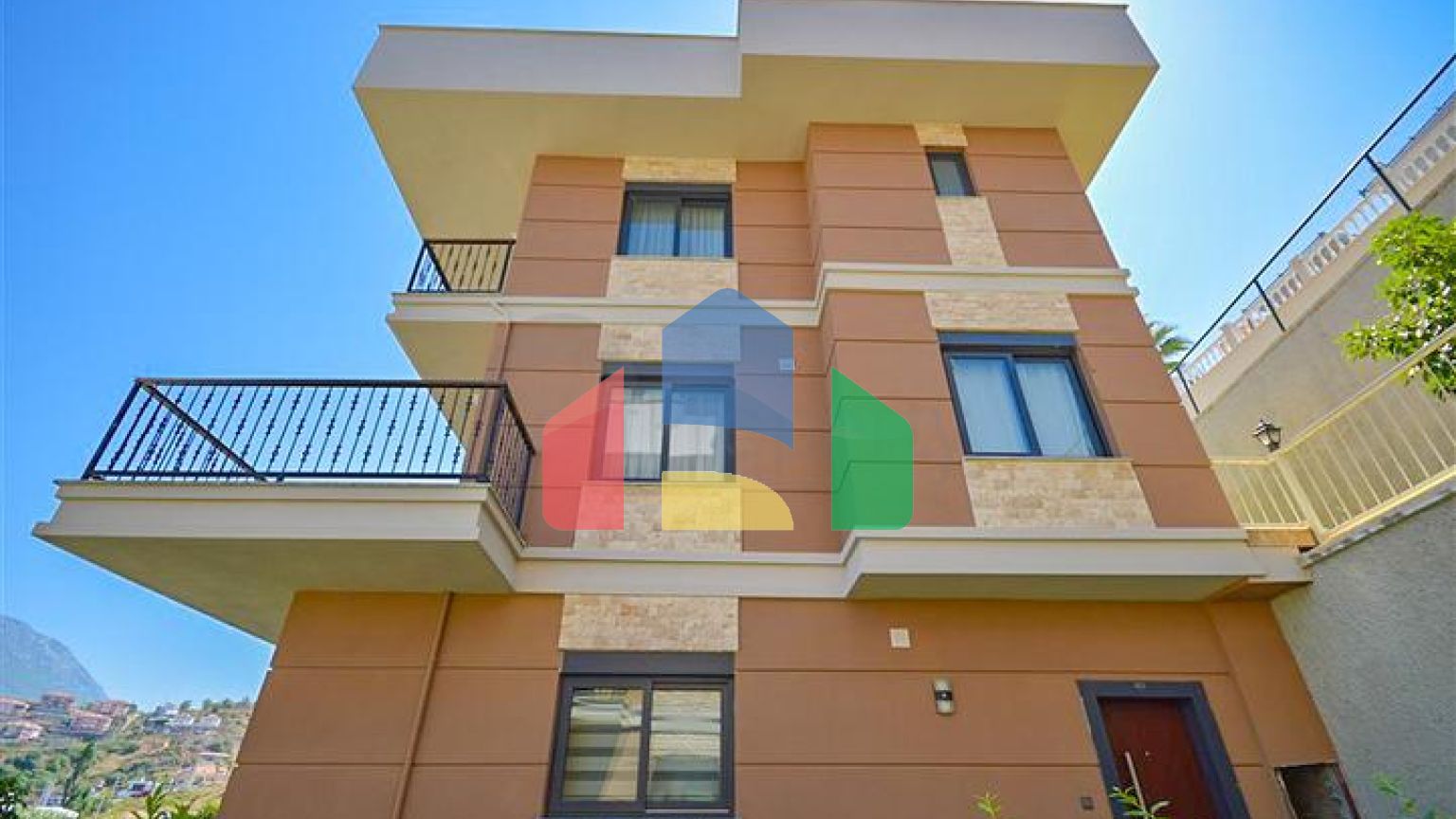 Вілла 5 + 1 в районі Каргиджак