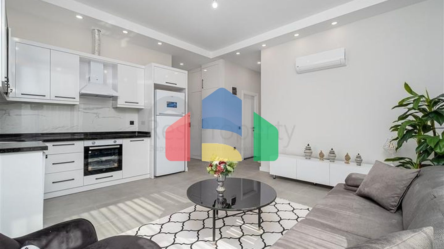 Меблированная трехкомнатная квартира в районе Каргыджак