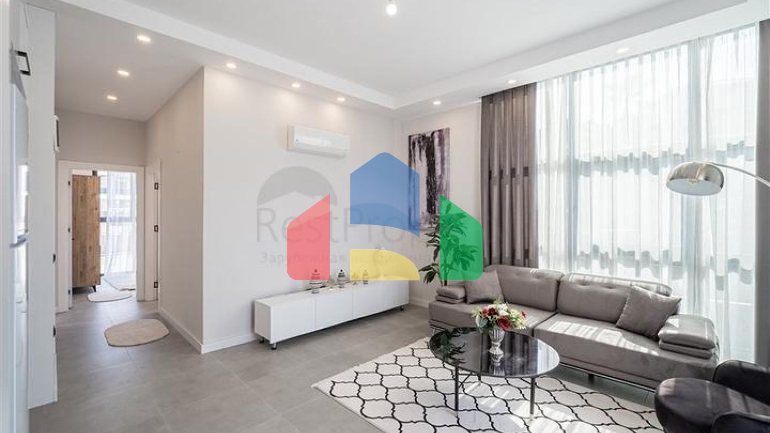 Меблированная трехкомнатная квартира в районе Каргыджак