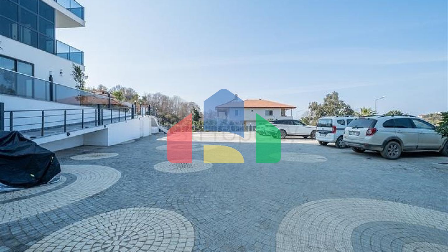 Меблированная трехкомнатная квартира в районе Каргыджак