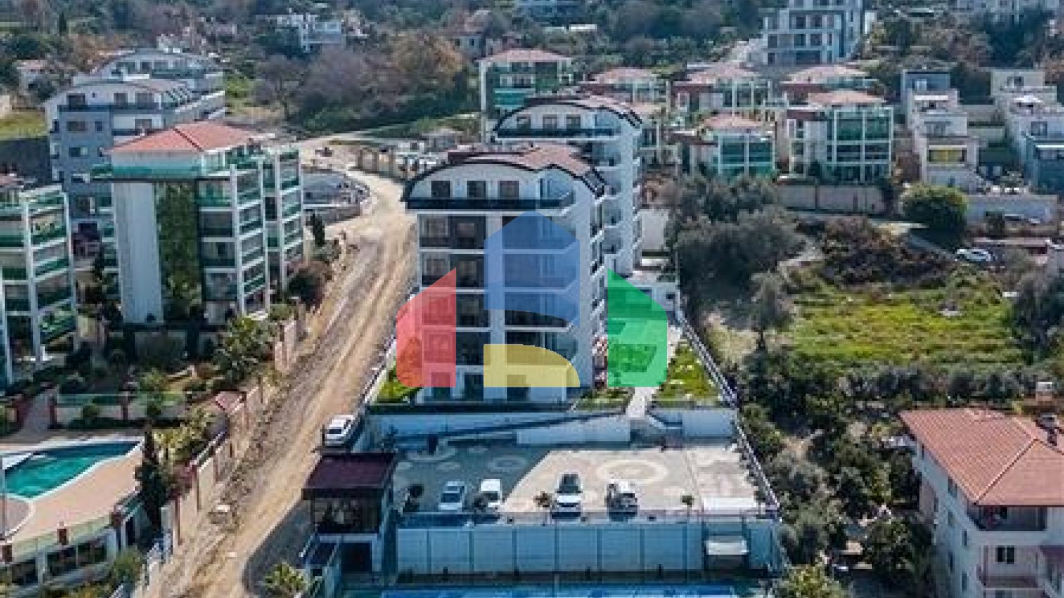 Меблированная трехкомнатная квартира в районе Каргыджак