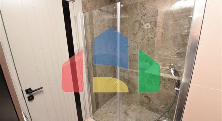 Меблированная трехкомнатная квартира на первой береговой линии