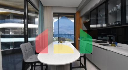 Мебльована трикімнатна квартира на першій береговій лінії