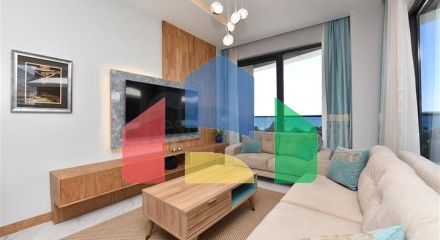 Мебльована трикімнатна квартира на першій береговій лінії