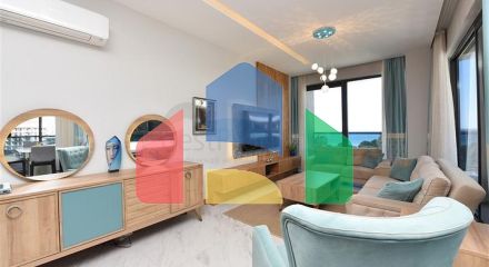 Мебльована трикімнатна квартира на першій береговій лінії