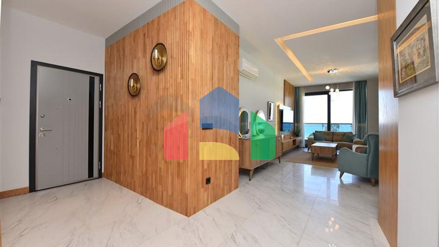 Мебльована трикімнатна квартира на першій береговій лінії