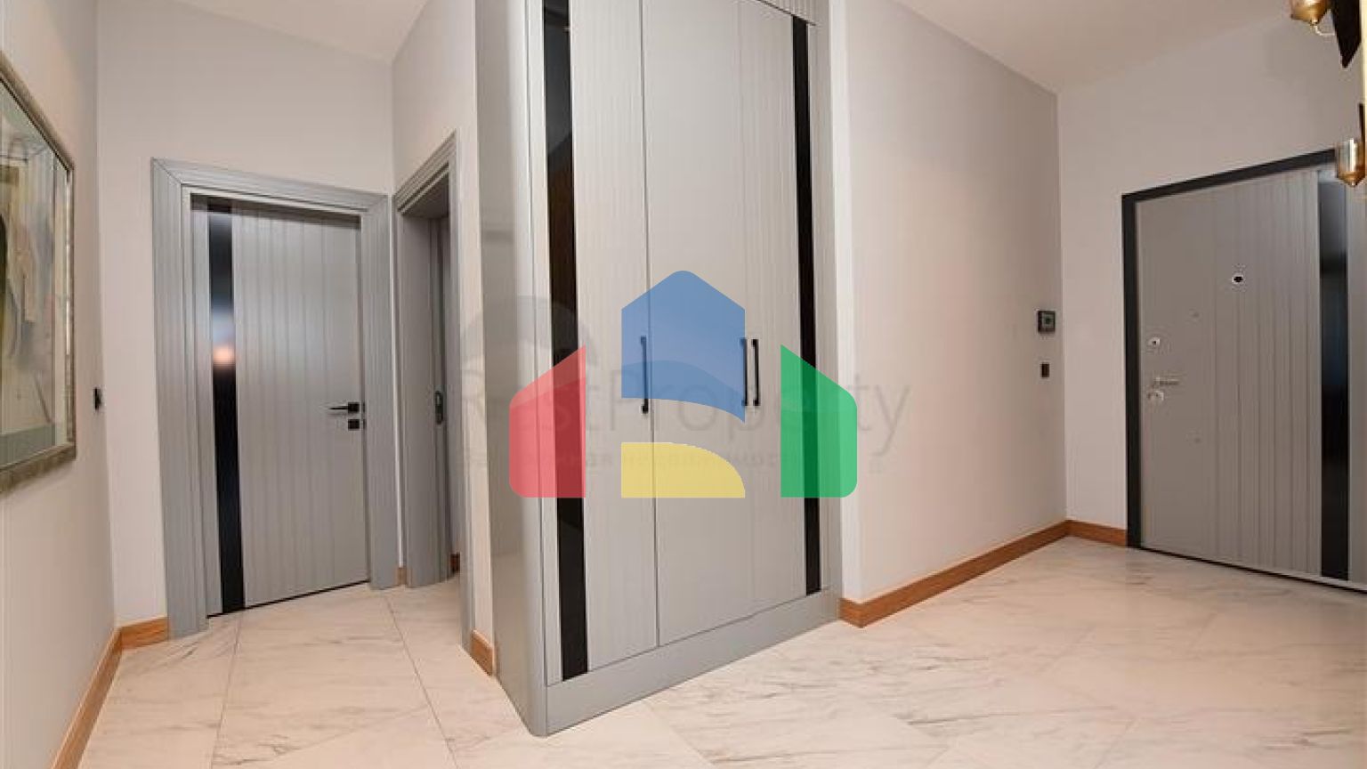 Мебльована трикімнатна квартира на першій береговій лінії