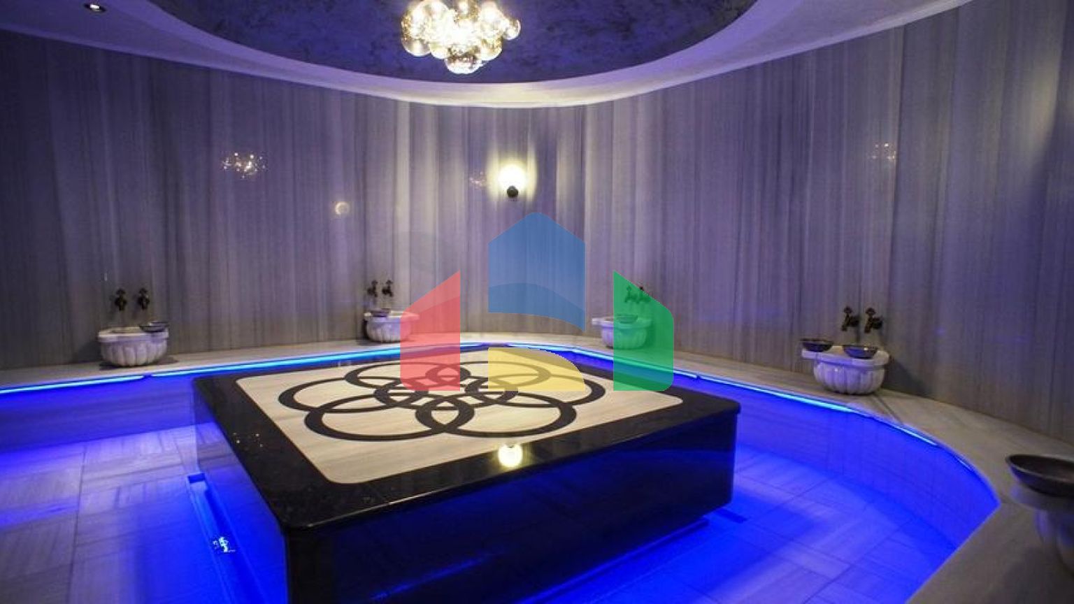 Мебльована трикімнатна квартира на першій береговій лінії