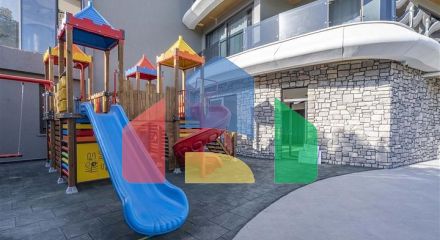 Мебльована трикімнатна квартира на першій береговій лінії