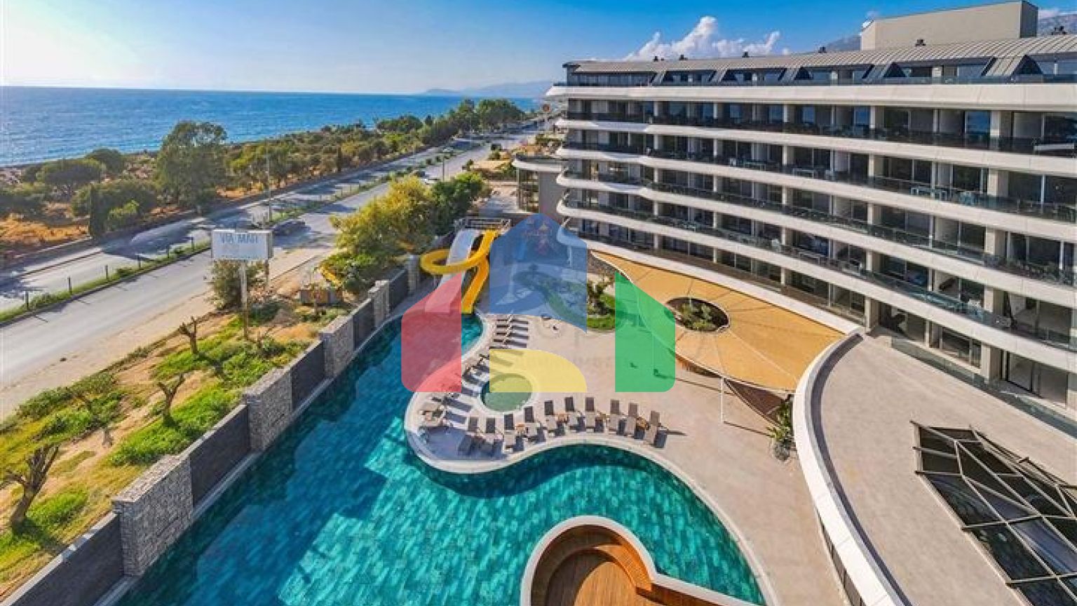 Мебльована трикімнатна квартира на першій береговій лінії