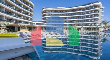 Мебльована трикімнатна квартира на першій береговій лінії