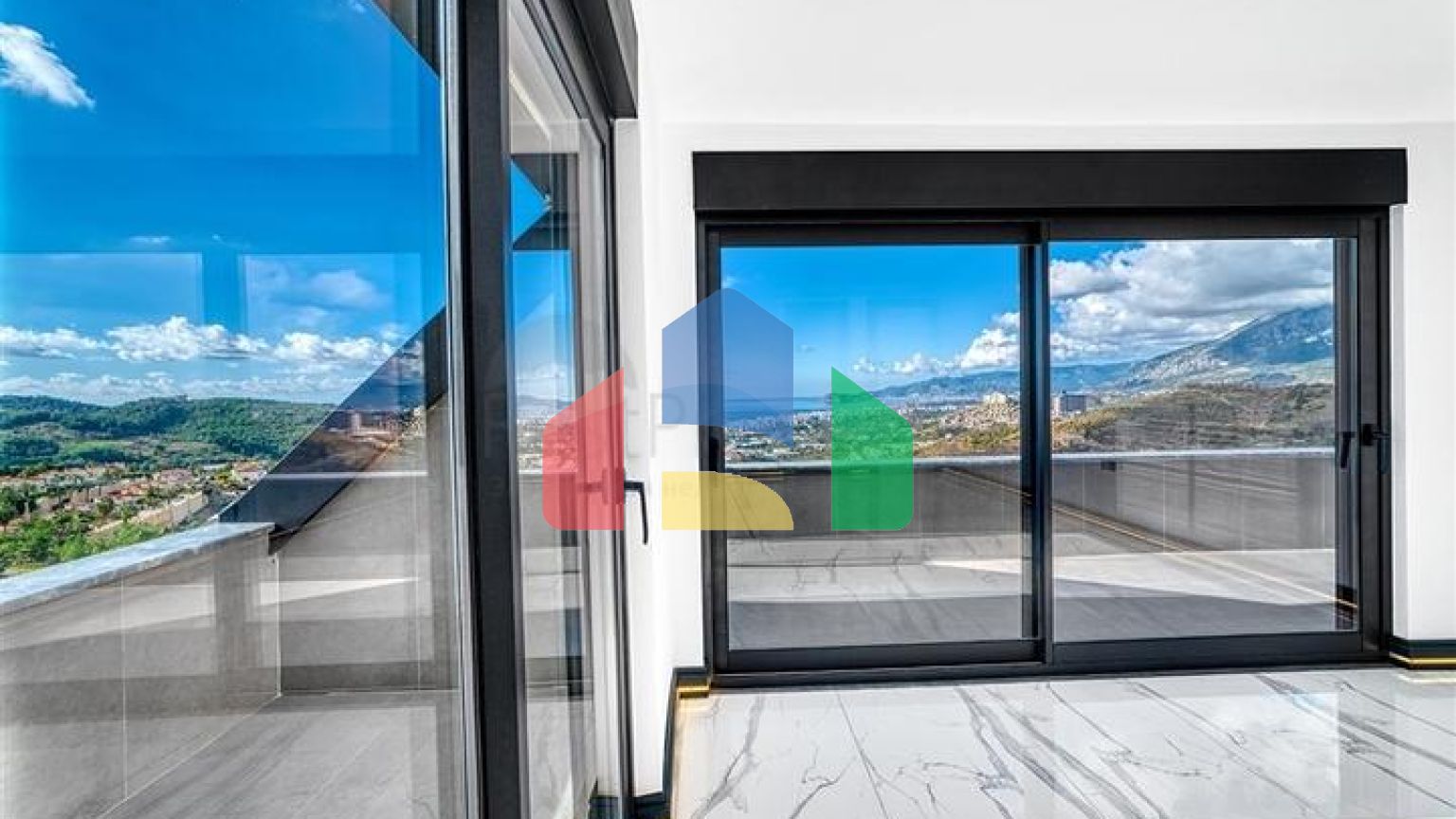 Ексклюзивна вілла з приголомшливим видом на Середземне море