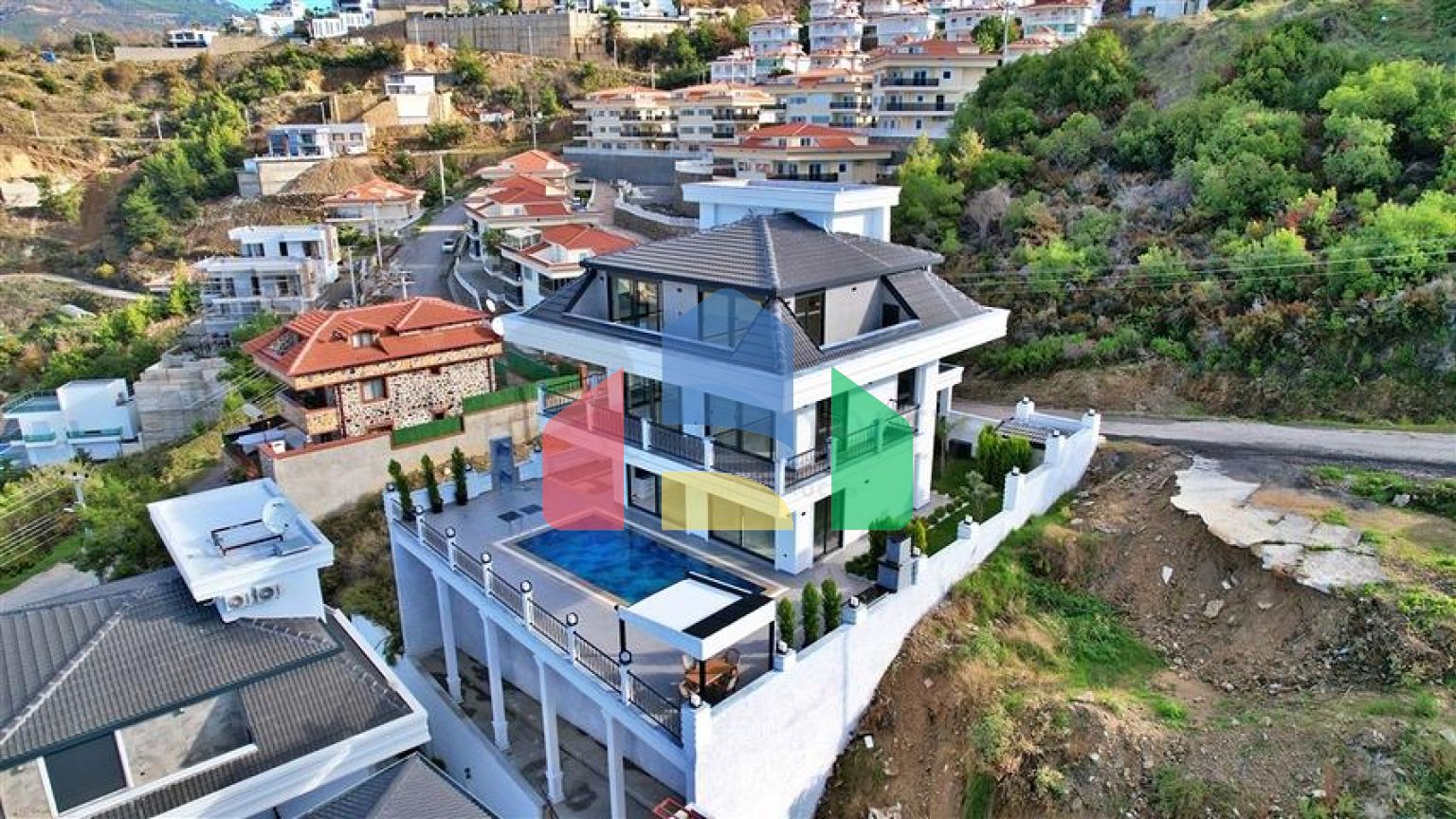 Ексклюзивна вілла з приголомшливим видом на Середземне море