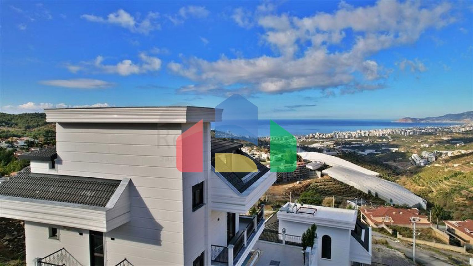 Ексклюзивна вілла з приголомшливим видом на Середземне море