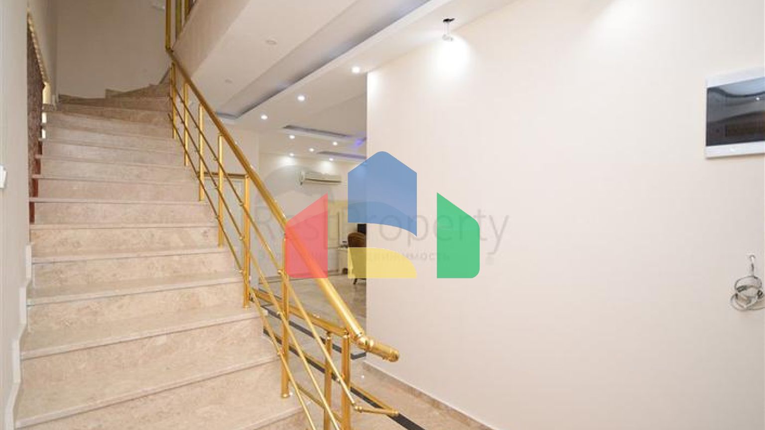 Вілла в Сіте 4+1 з невеликим садом і видом на море і гори в мальовничому районі Каргиджак