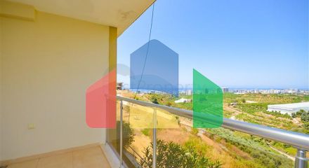 Вілла в Сіте 4+1 з невеликим садом і видом на море і гори в мальовничому районі Каргиджак