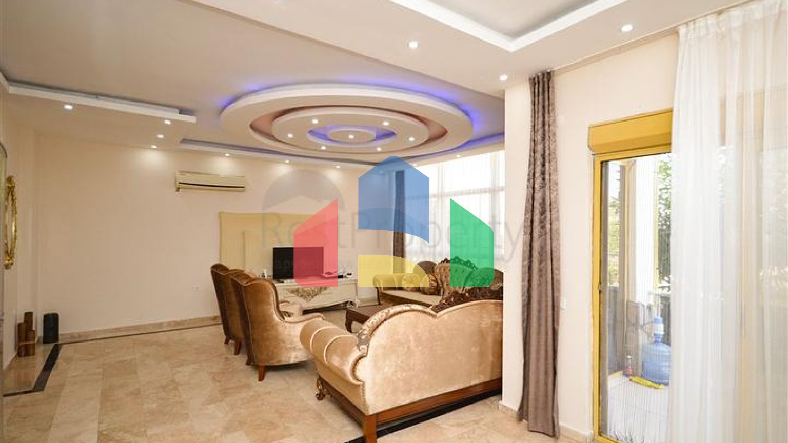 Вілла в Сіте 4+1 з невеликим садом і видом на море і гори в мальовничому районі Каргиджак