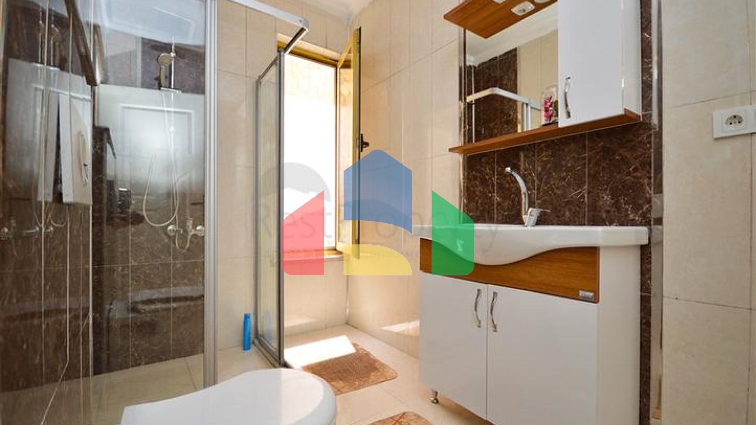 Вілла в Сіте 4+1 з невеликим садом і видом на море і гори в мальовничому районі Каргиджак