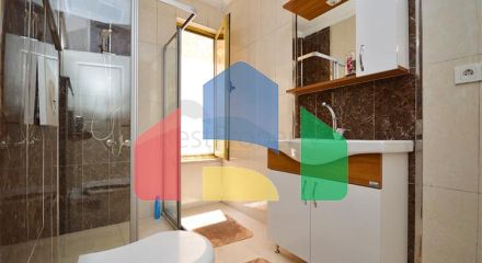 Вілла в Сіте 4+1 з невеликим садом і видом на море і гори в мальовничому районі Каргиджак