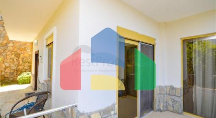 Вілла в Сіте 4+1 з невеликим садом і видом на море і гори в мальовничому районі Каргиджак