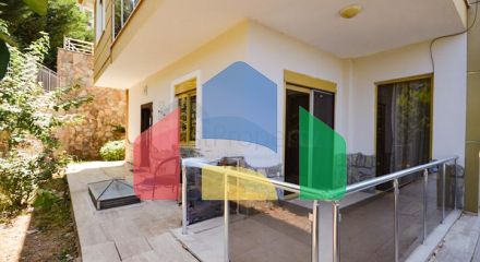 Вілла в Сіте 4+1 з невеликим садом і видом на море і гори в мальовничому районі Каргиджак