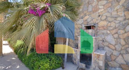 Вілла в Сіте 4+1 з невеликим садом і видом на море і гори в мальовничому районі Каргиджак