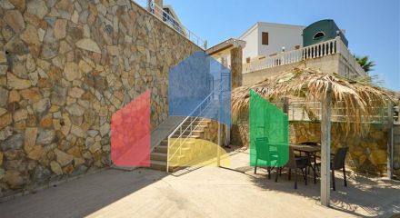 Вілла в Сіте 4+1 з невеликим садом і видом на море і гори в мальовничому районі Каргиджак