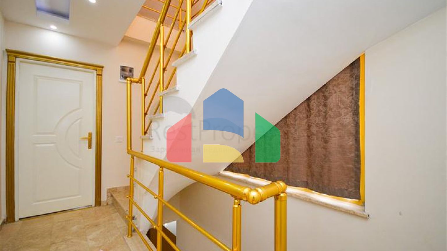 Вілла в Сіте 4+1 з невеликим садом і видом на море і гори в мальовничому районі Каргиджак