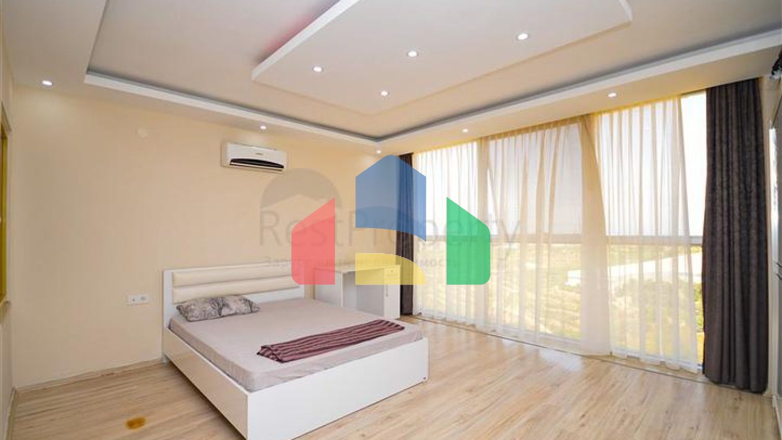 Вілла в Сіте 4+1 з невеликим садом і видом на море і гори в мальовничому районі Каргиджак