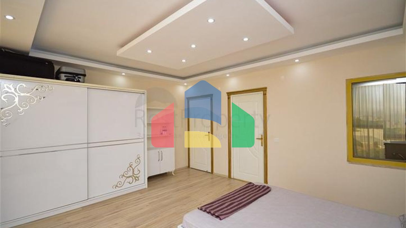 Вілла в Сіте 4+1 з невеликим садом і видом на море і гори в мальовничому районі Каргиджак