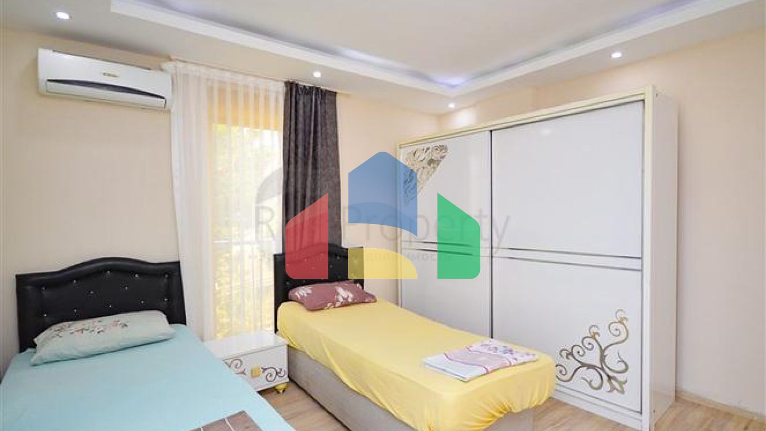 Вілла в Сіте 4+1 з невеликим садом і видом на море і гори в мальовничому районі Каргиджак