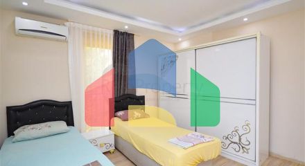 Вілла в Сіте 4+1 з невеликим садом і видом на море і гори в мальовничому районі Каргиджак