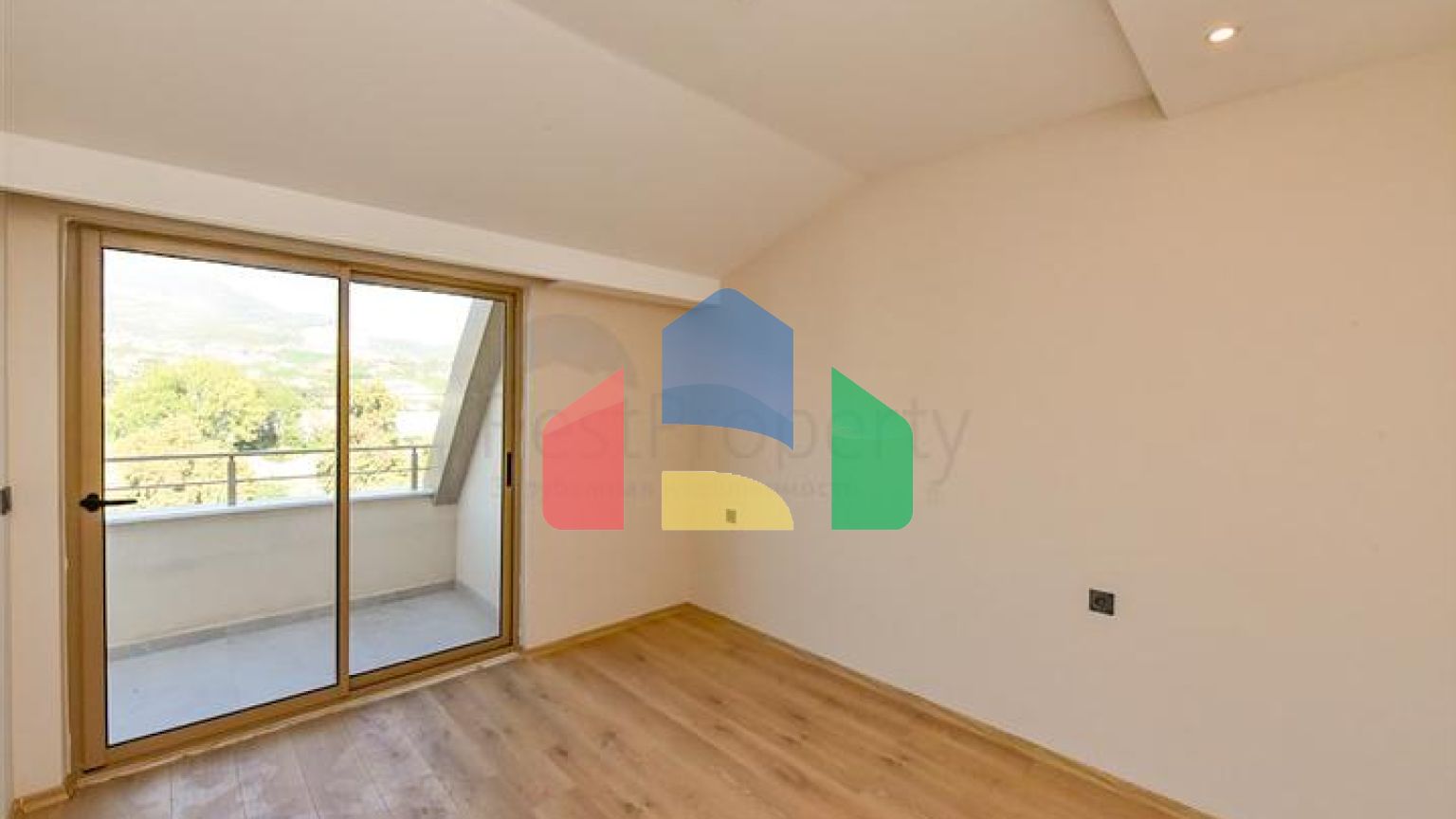 Пентхаус 3 + 1 у новому комплексі в районі Каргиджак