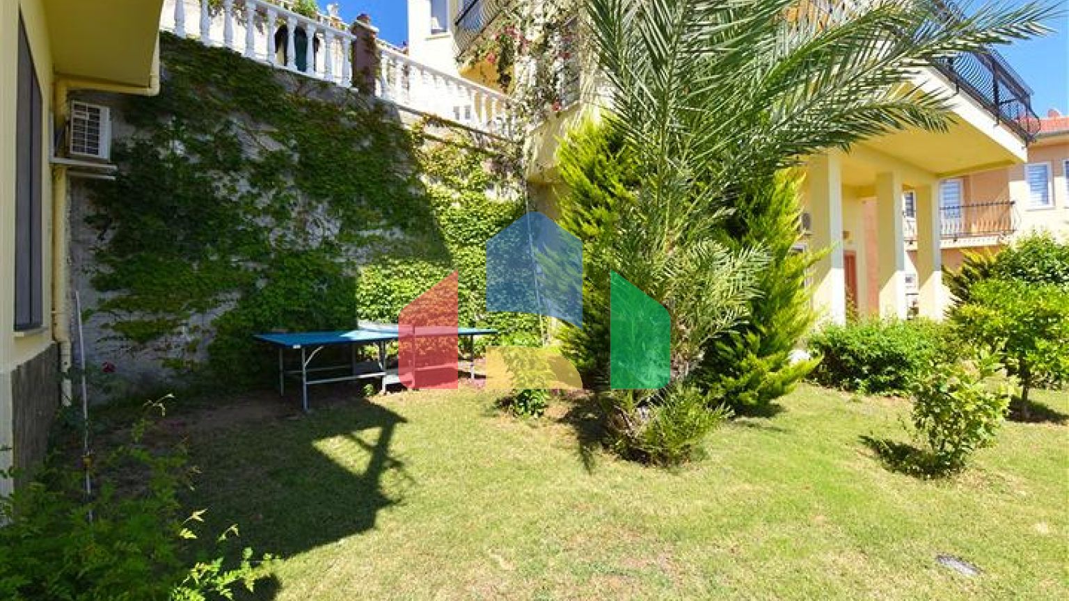 Вілла з дизайнерським ремонтом 5 + 1