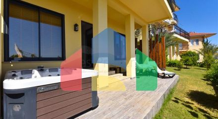 Вілла з дизайнерським ремонтом 5 + 1