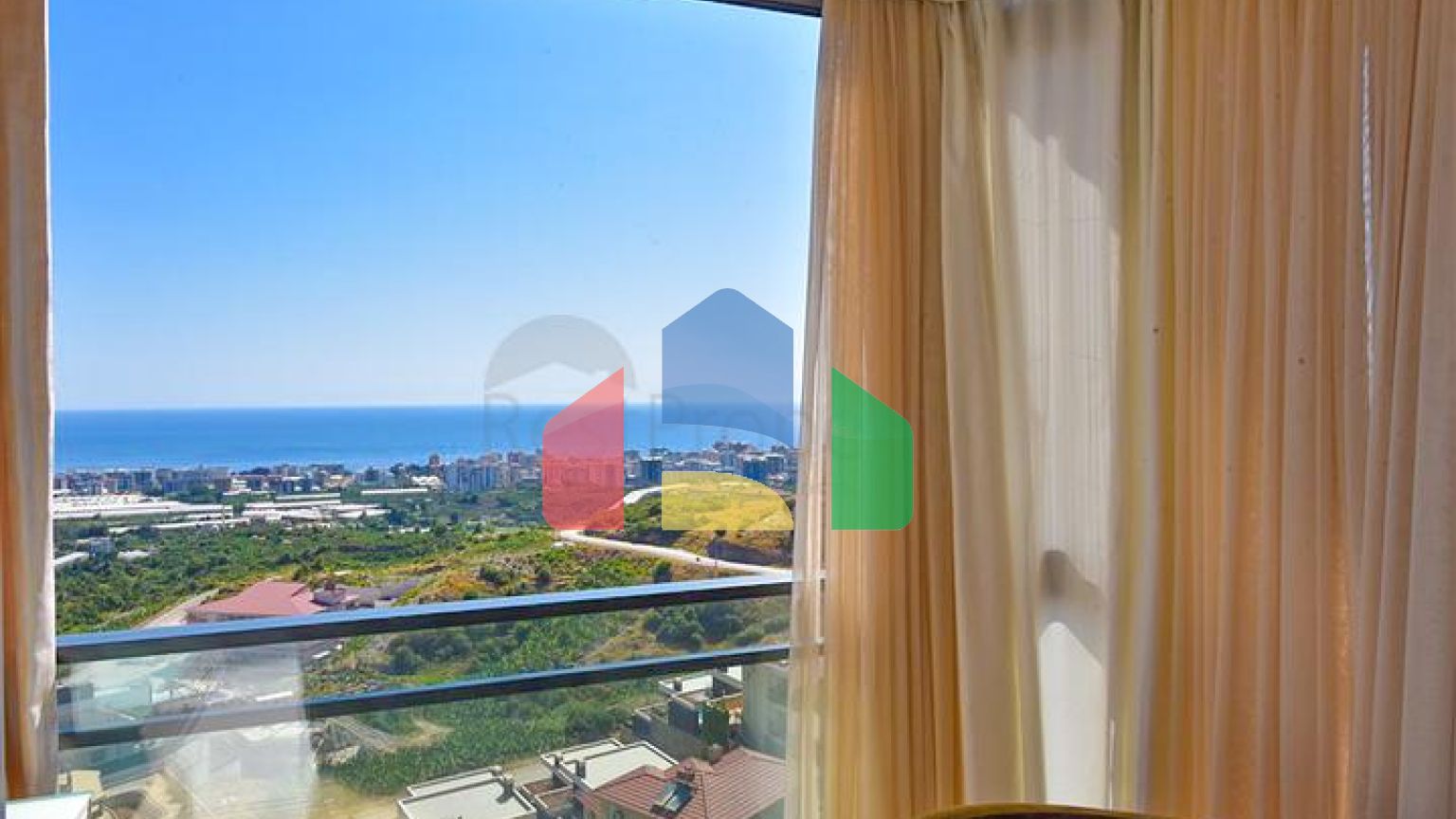 Вілла з дизайнерським ремонтом 5 + 1