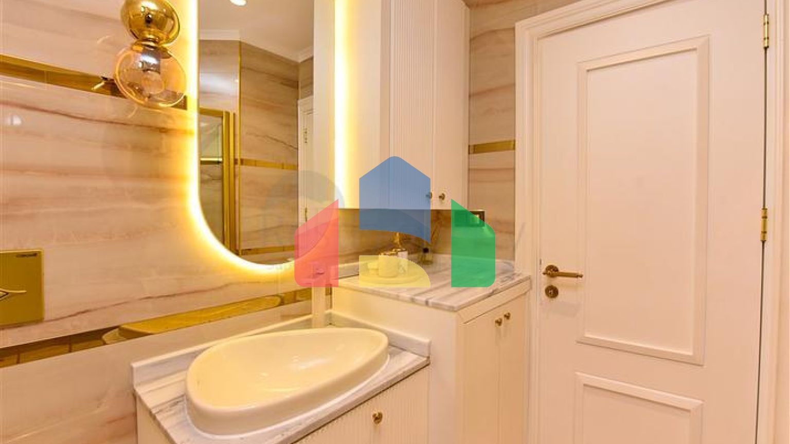 Вілла з дизайнерським ремонтом 5 + 1