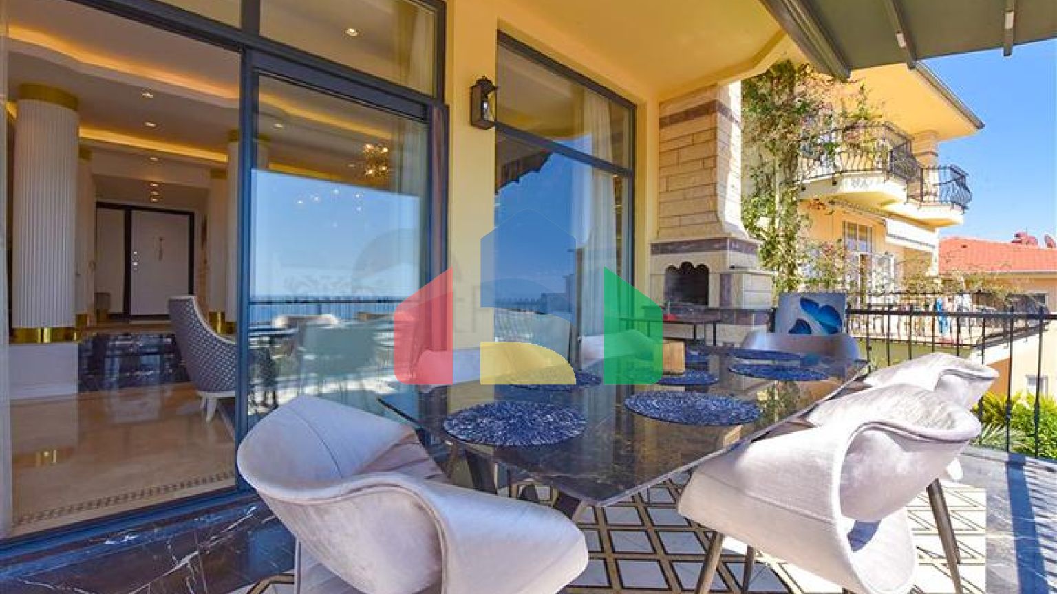 Вілла з дизайнерським ремонтом 5 + 1