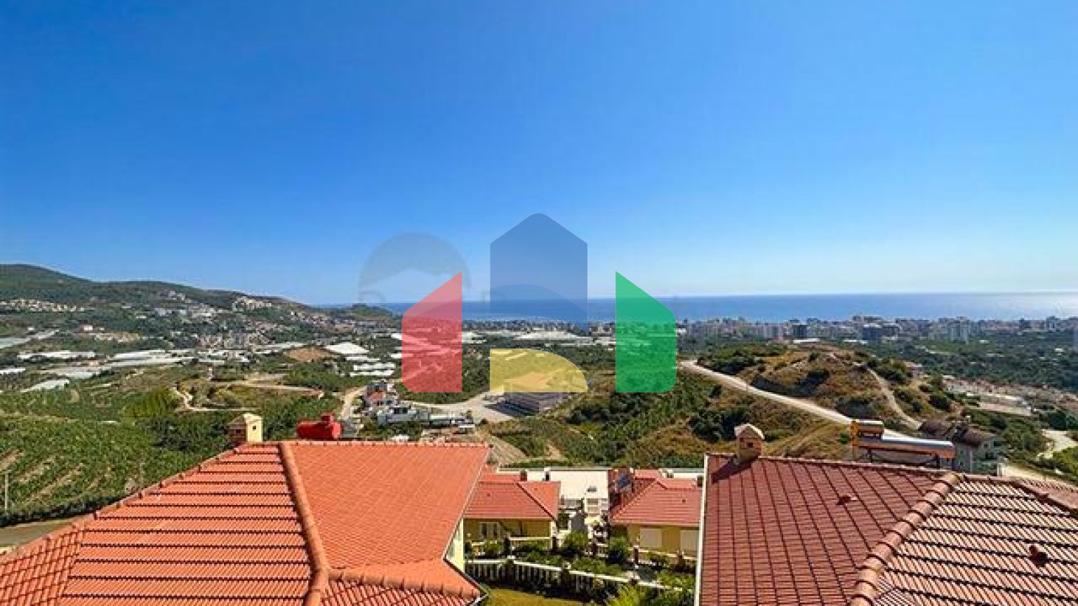 Вілла з дизайнерським ремонтом 5 + 1