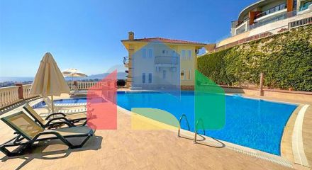 Вілла з дизайнерським ремонтом 5 + 1