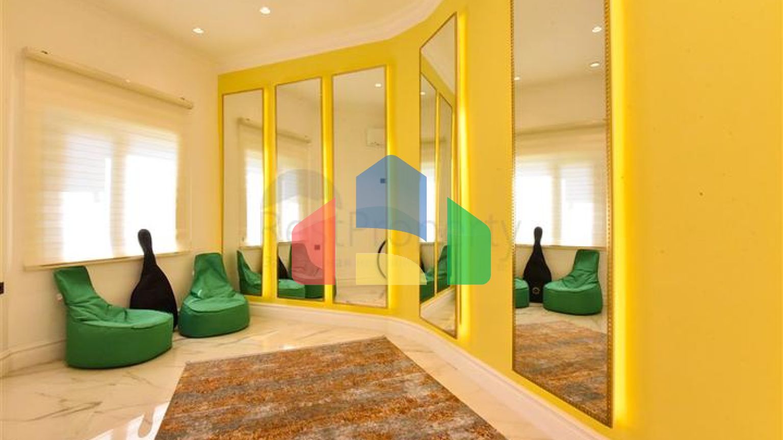 Вілла з дизайнерським ремонтом 5 + 1