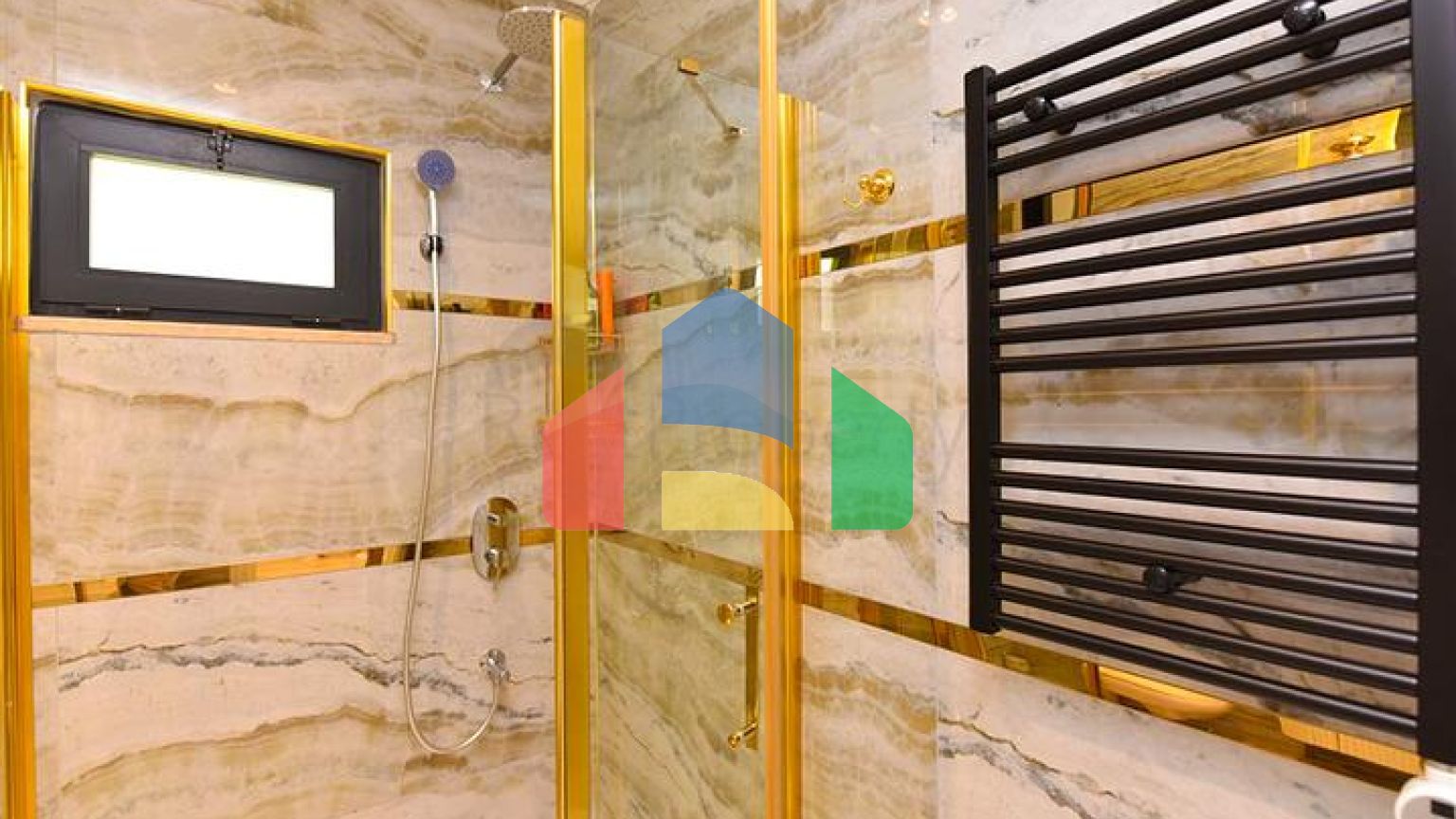 Вілла з дизайнерським ремонтом 5 + 1