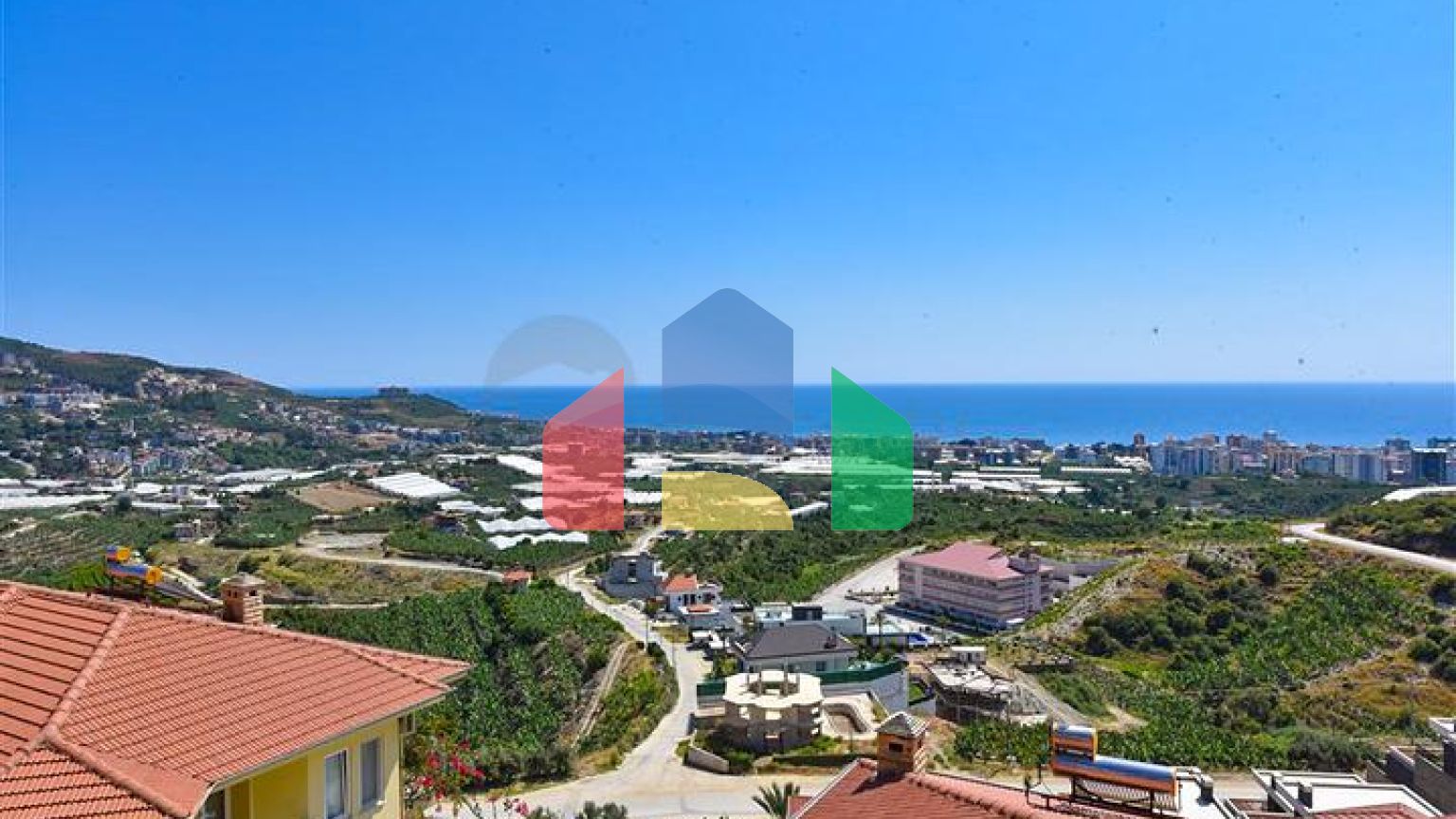 Вілла з дизайнерським ремонтом 5 + 1