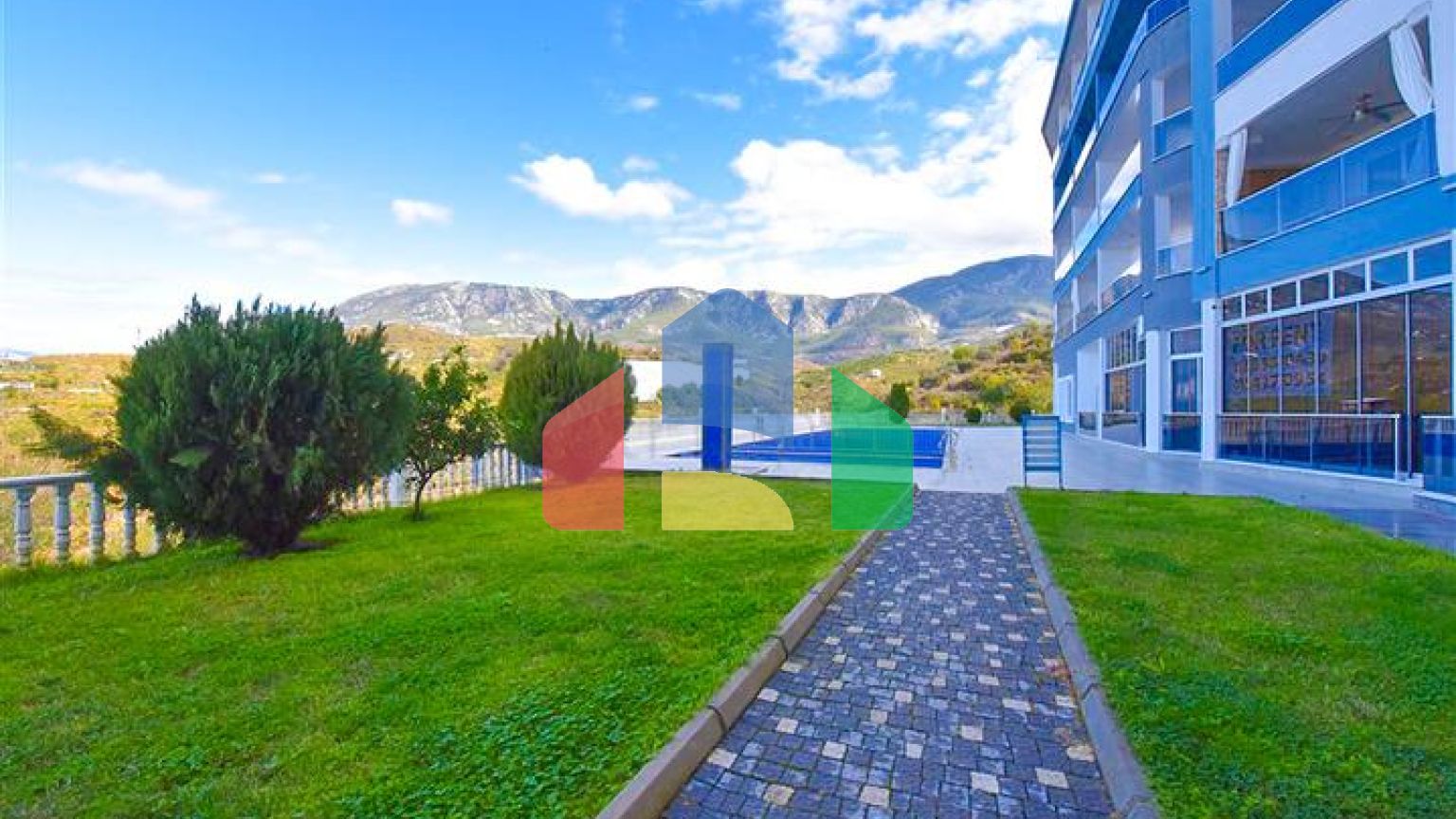 Мебльована квартира плануванням 1+1 в районі Каргиджак