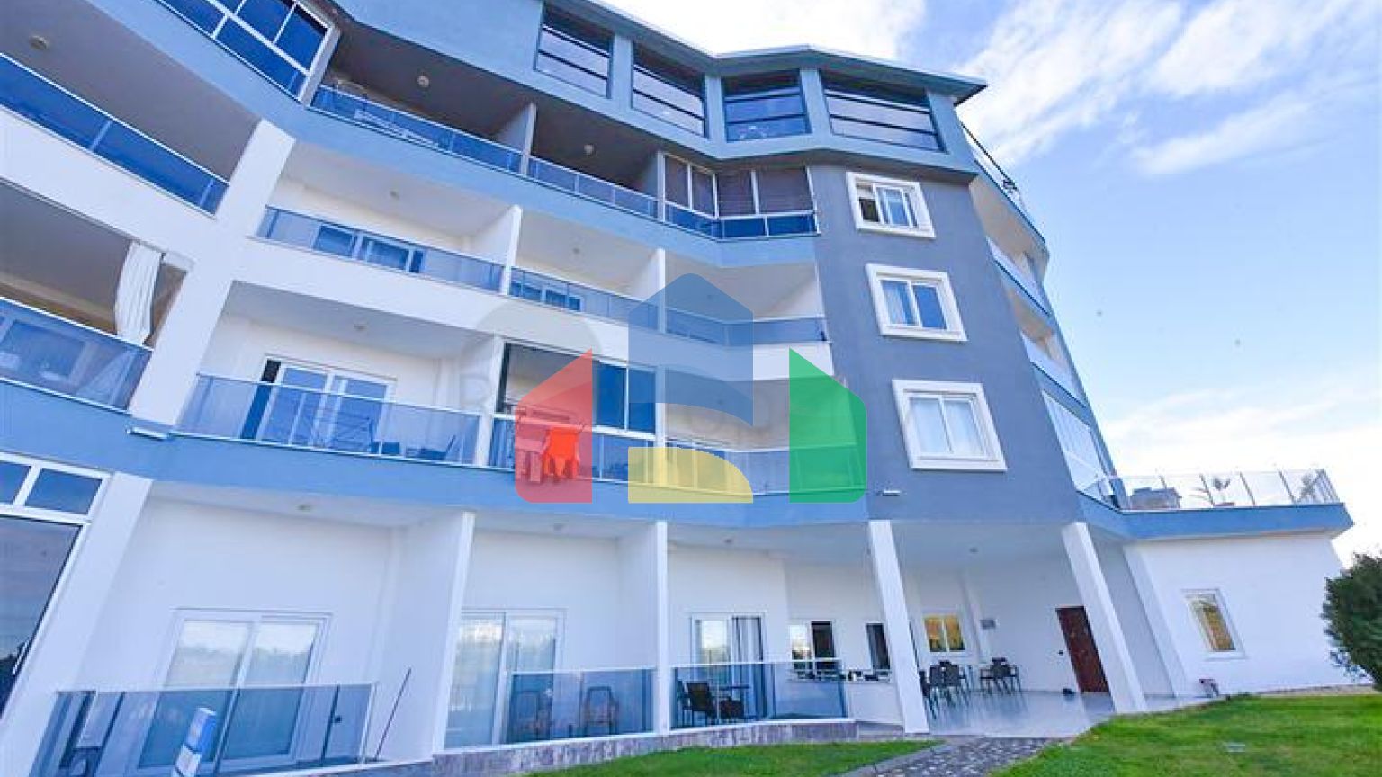 Мебльована квартира плануванням 1+1 в районі Каргиджак