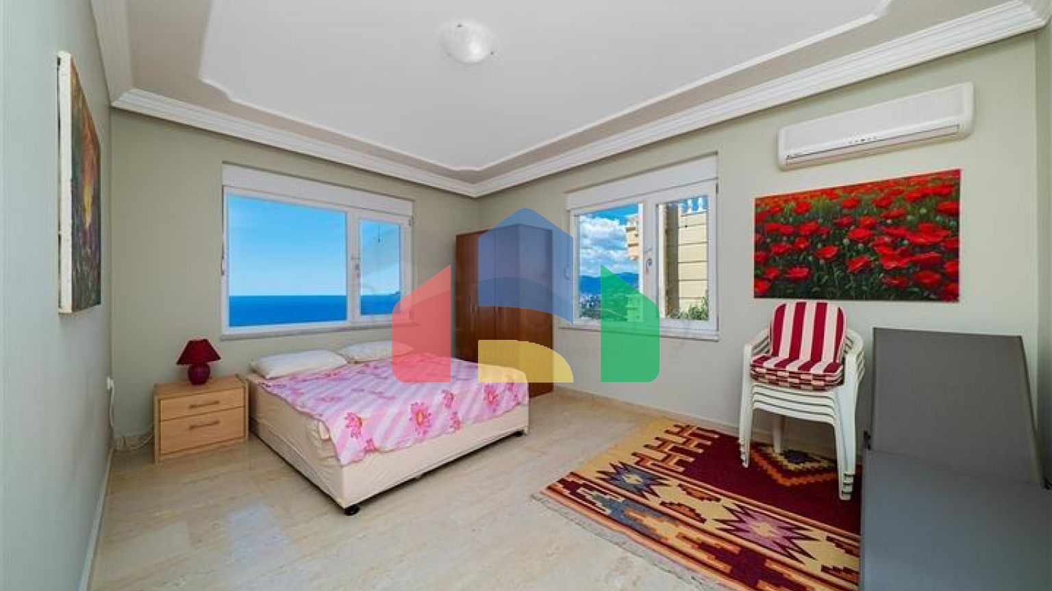 Вілла з панорамними видами на море і гори