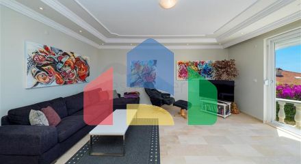 Вілла з панорамними видами на море і гори